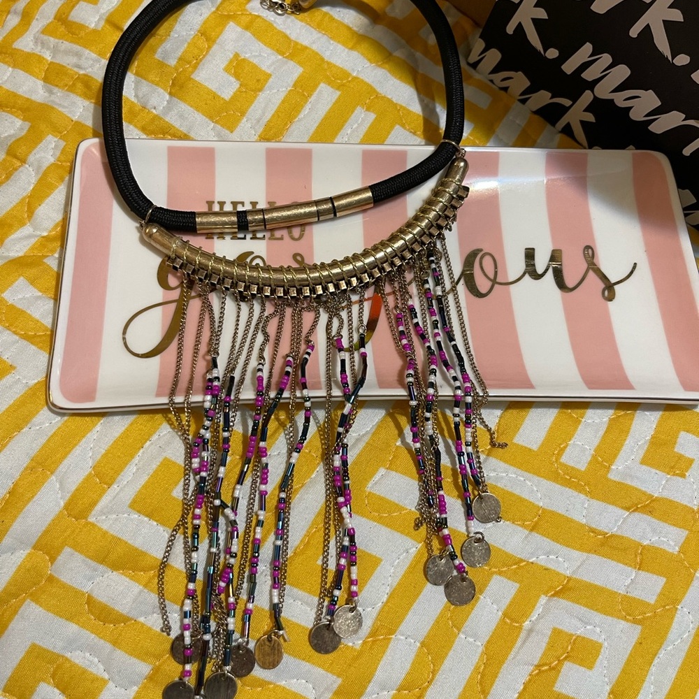 Choker necklace